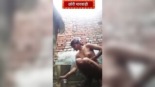 नहाते हुए वीडियो कॉल किया देसी लड़की ने