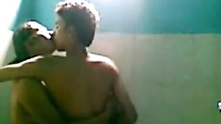 देसी लवर्स की हॉट बाथरूम रोमांस वीडियो