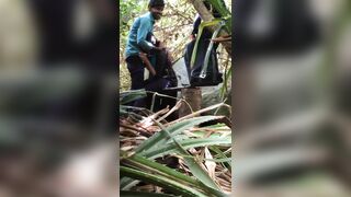 मल्लू कॉलेज लवर ने अपनी क्लास बंक मार जंगल मे जाके किया सेक्स